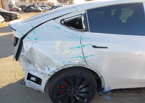2022 Tesla Model Y Performance Dual Motor All-Wheel Drive from USA, damaged, VIN 7SAYGDEF0NF490034